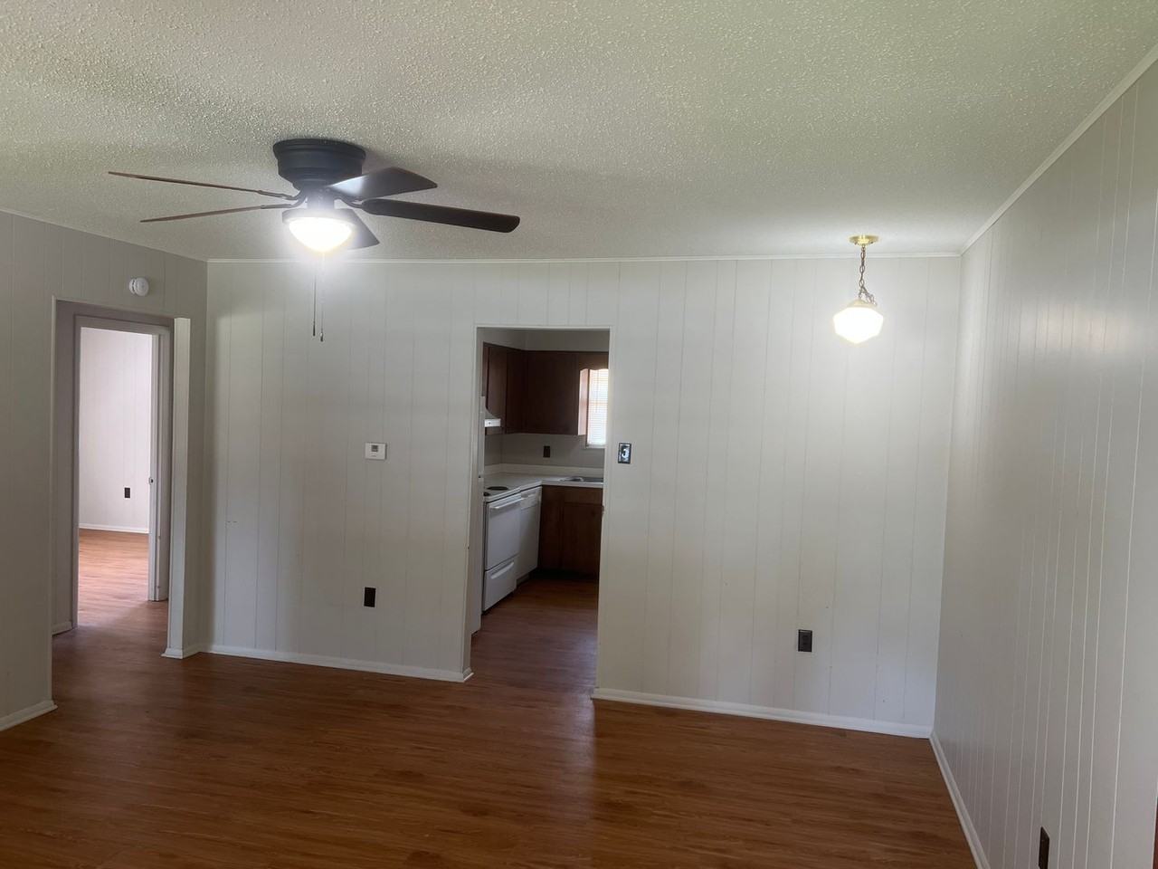 2207 Lookout Ave - Photo 2 of 8