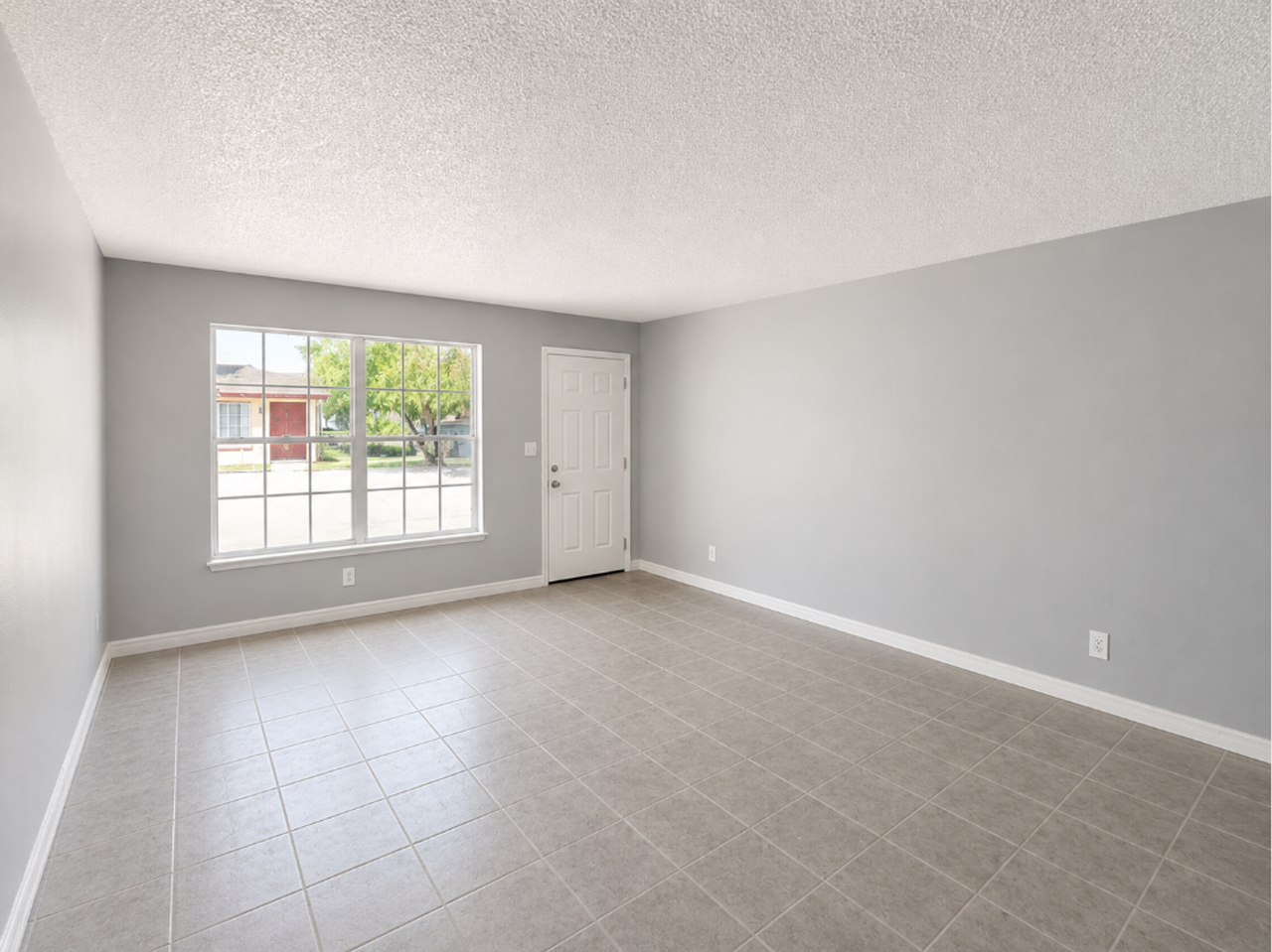 2009 Kelley Ave - Photo 2 of 11