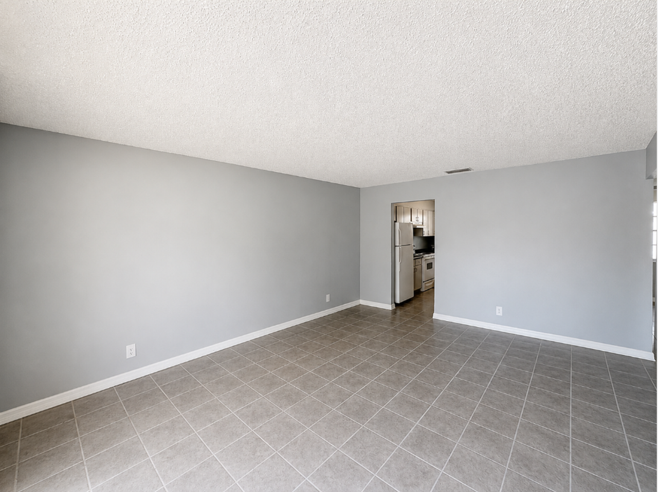 2009 Kelley Ave - Photo 3 of 11
