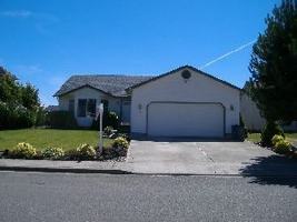 featured image of 738 E 15th Cir