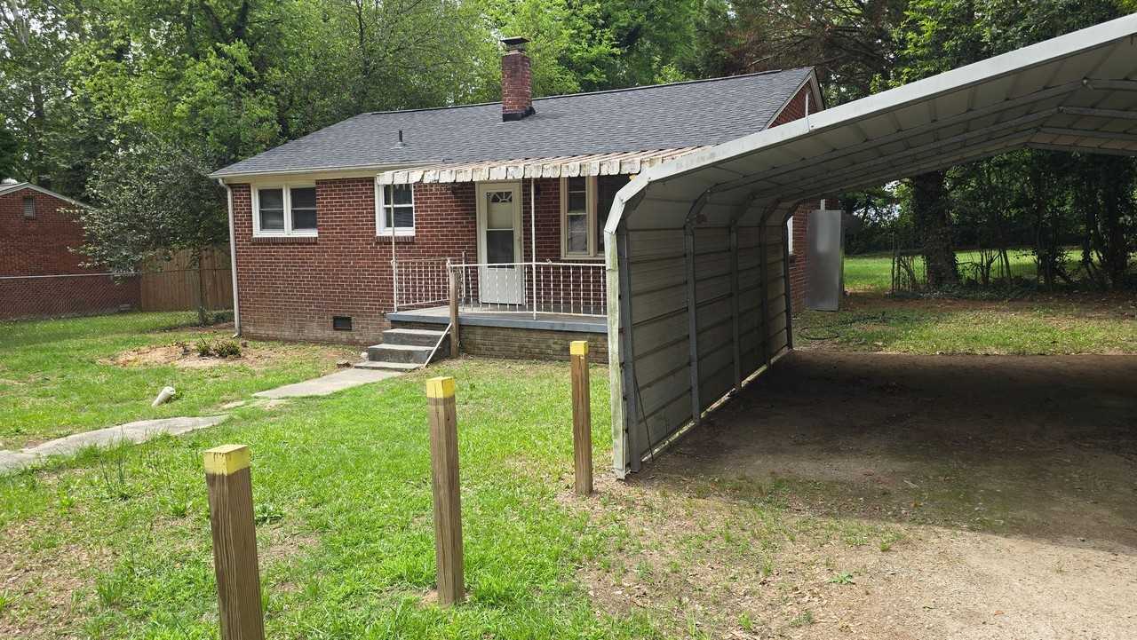 7524 Marie St - Photo 3 of 22