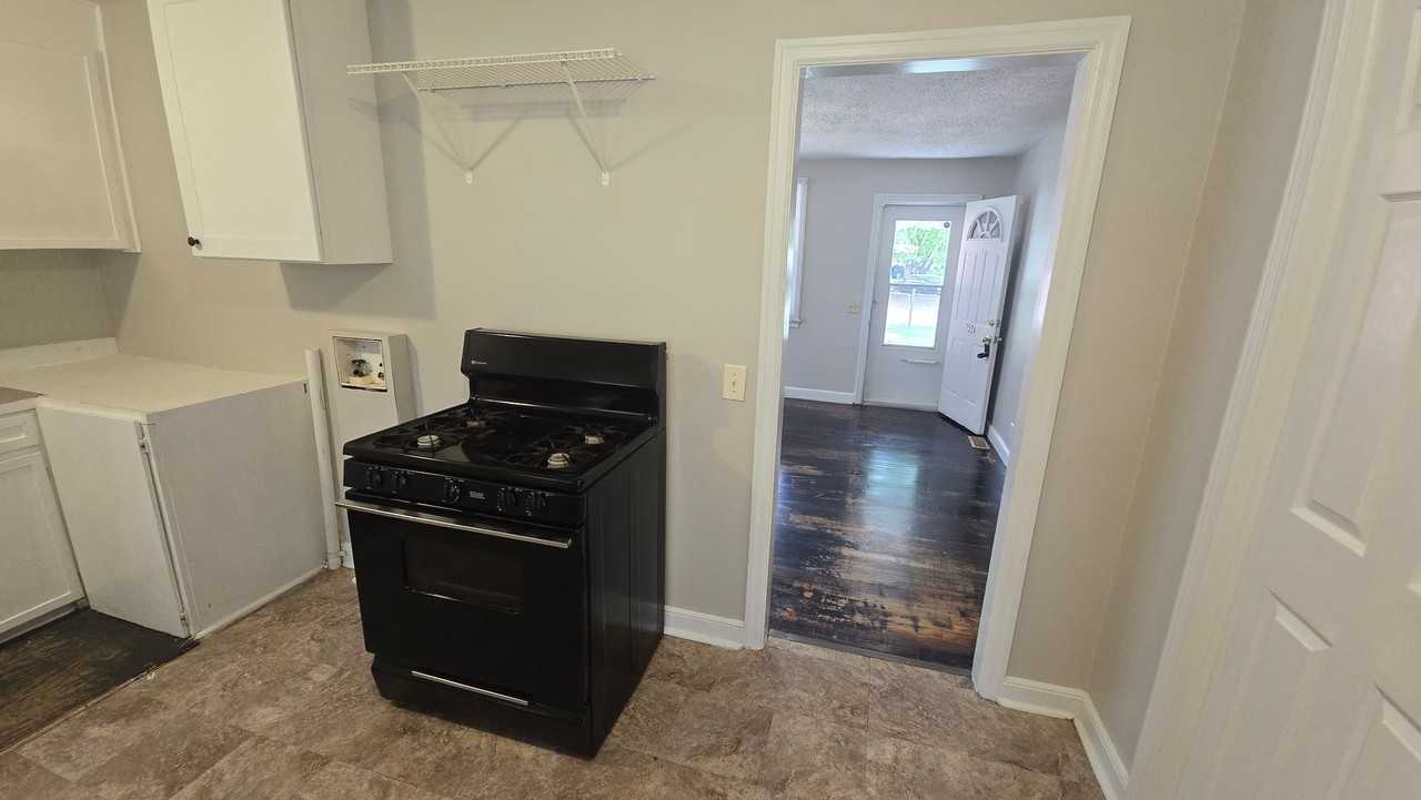 7524 Marie St - Photo 5 of 22