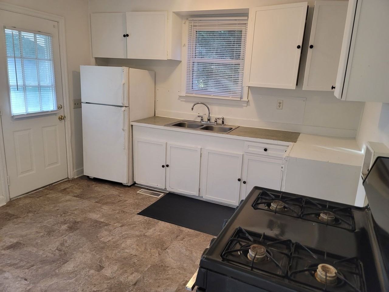 7524 Marie St - Photo 6 of 22