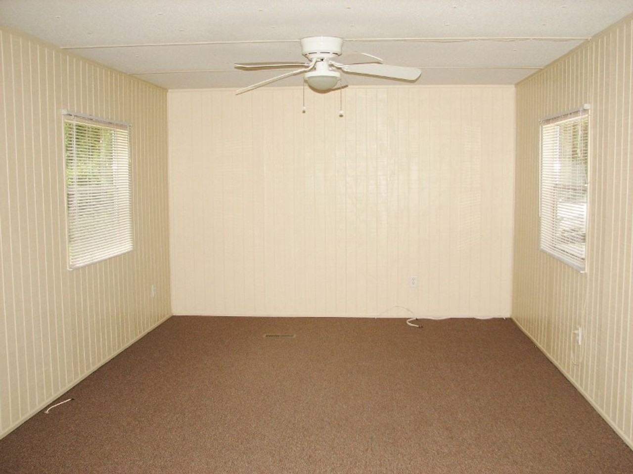 1295 S Larkspur Ter - Photo 2 of 9