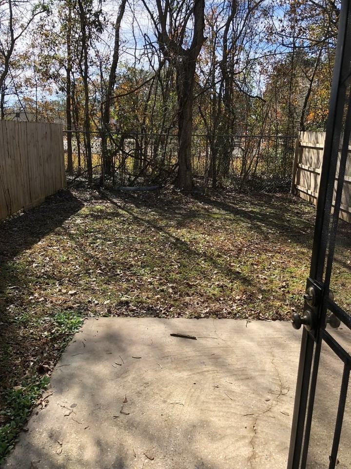 215 Peggy St - Photo 4 of 15