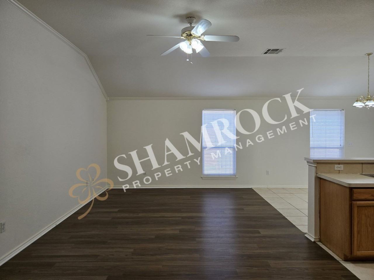 10201 Lilac Unit A - Photo 4 of 17