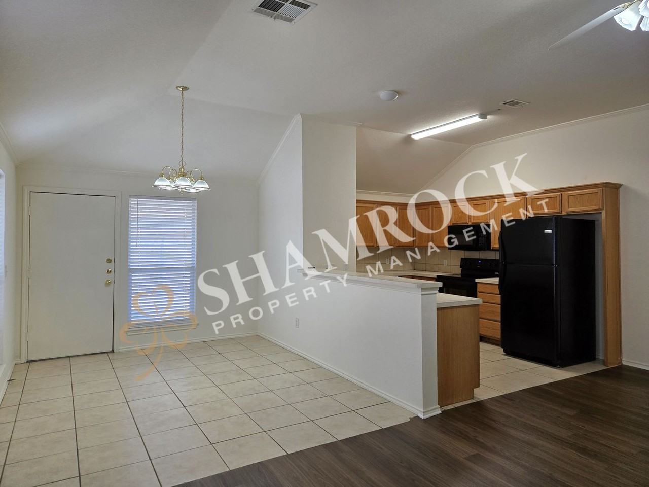10201 Lilac Unit A - Photo 5 of 17