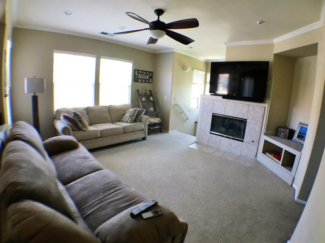 634 Sumner Way #1 - Photo 3 of 14