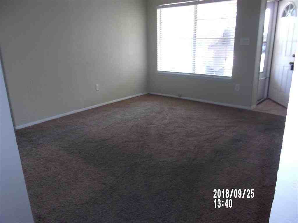 605 Sw 45th St - Photo 2 of 11