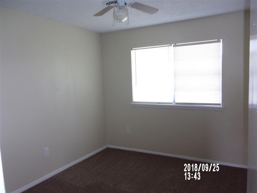 605 Sw 45th St - Photo 4 of 11