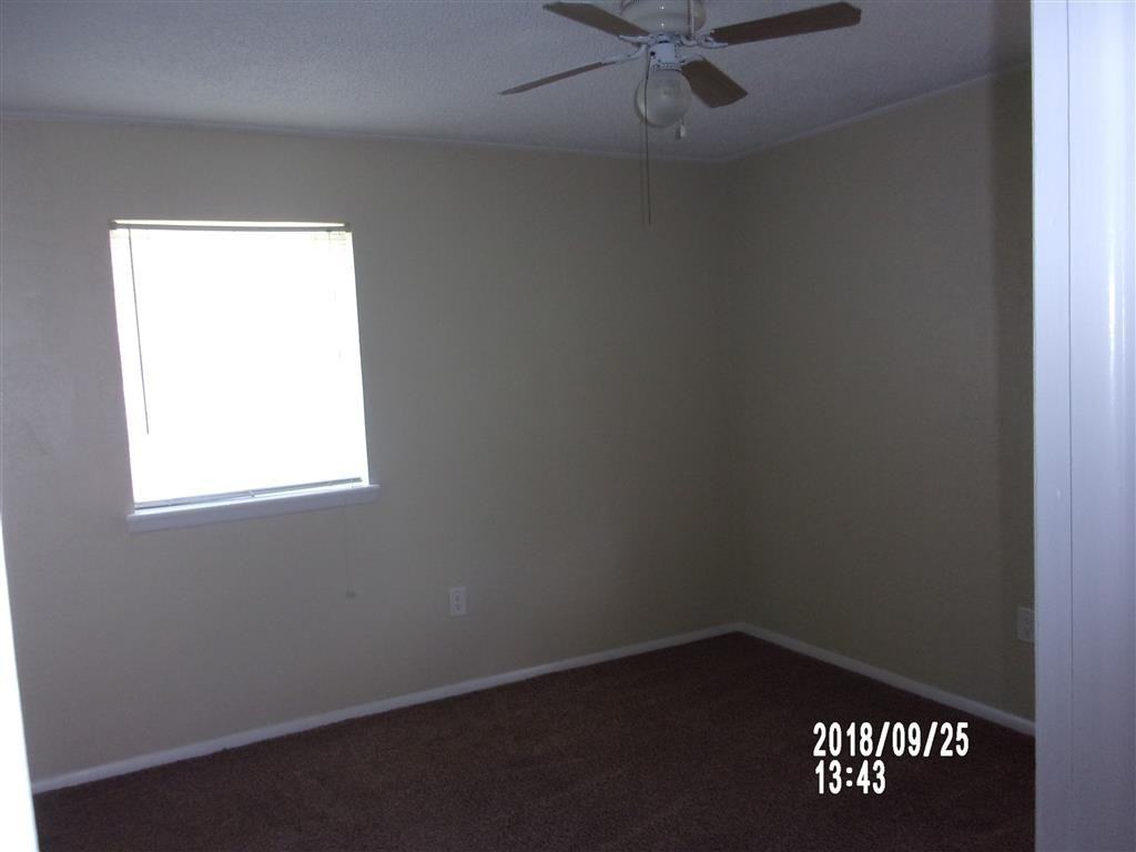 605 Sw 45th St - Photo 5 of 11
