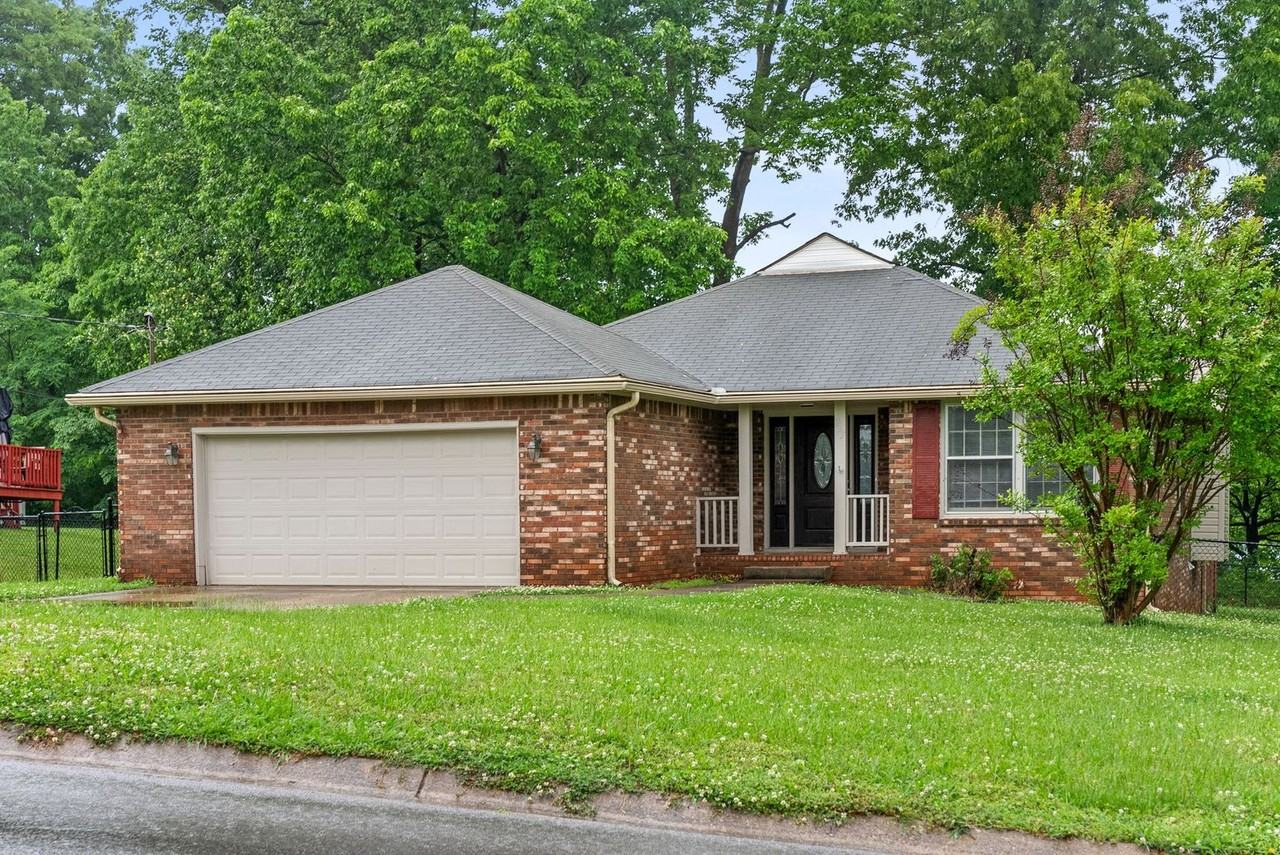 735 Cayce Dr - Photo 3 of 27