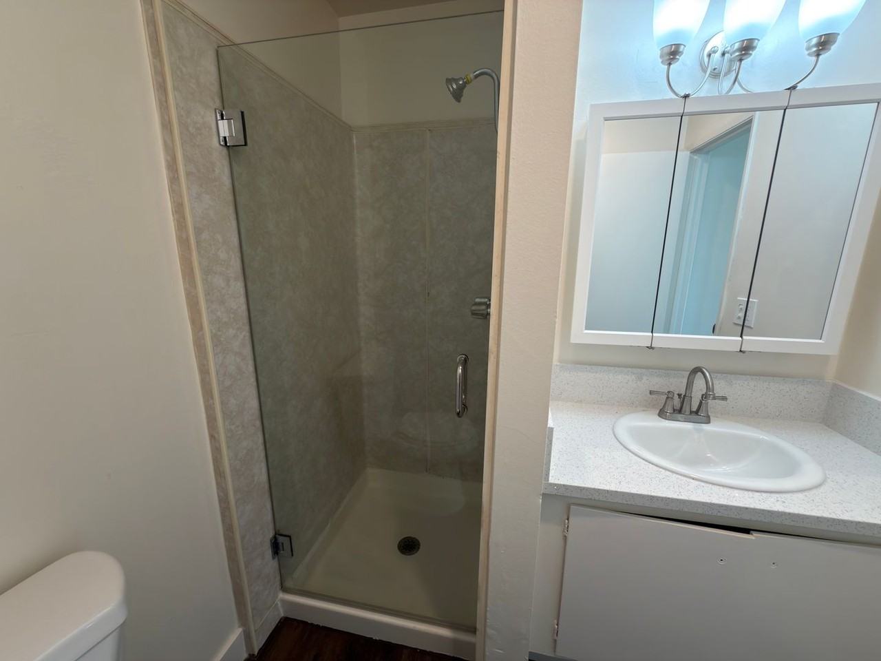 1964 W Glenoaks Ave - Photo 5 of 33