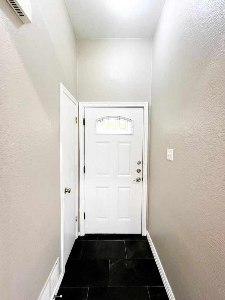 215 Wagontrain Cir - Photo 3 of 33
