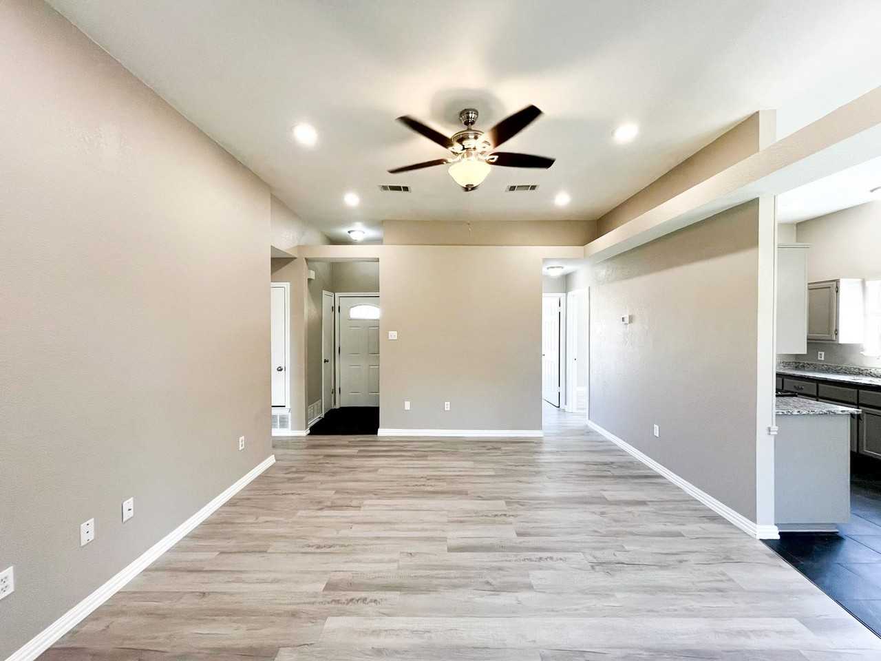 215 Wagontrain Cir - Photo 6 of 33