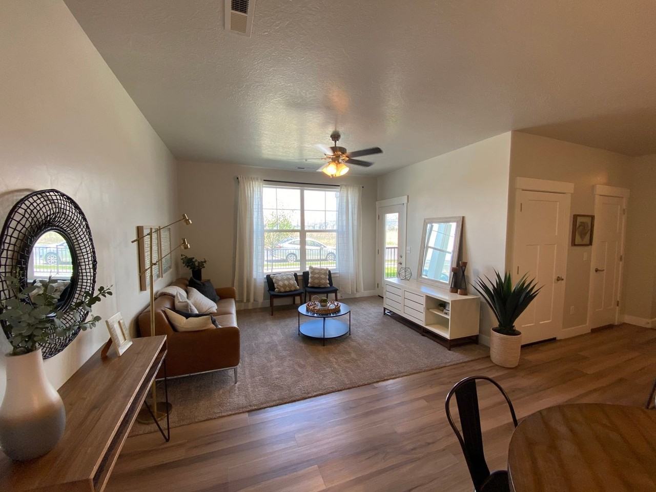 515 N 310 W - Photo 2 of 20