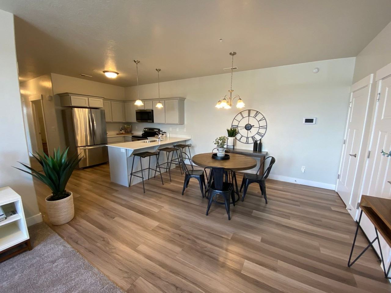 515 N 310 W - Photo 3 of 20