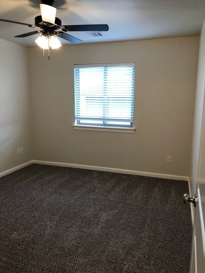 1508 Nw 13th St - Photo 3 of 15