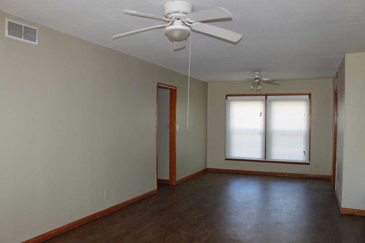 641 E Frolich Dr - Photo 3 of 14