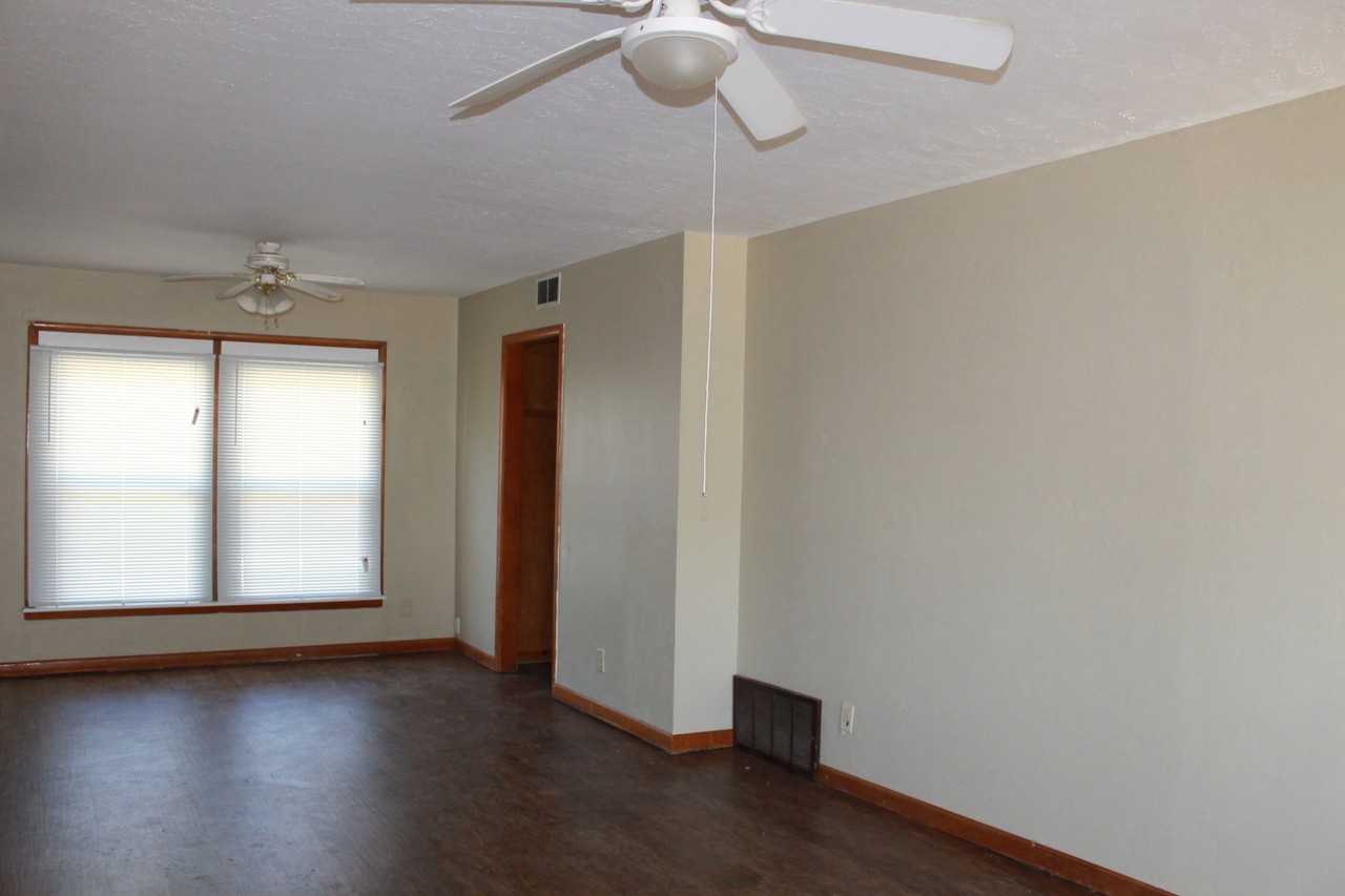 641 E Frolich Dr - Photo 4 of 14