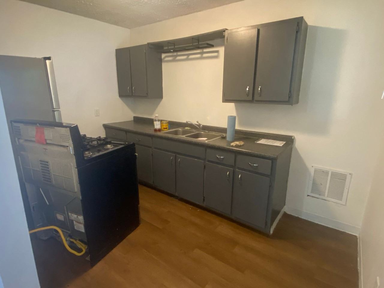 901 N Lindbergh Dr - Photo 3 of 14