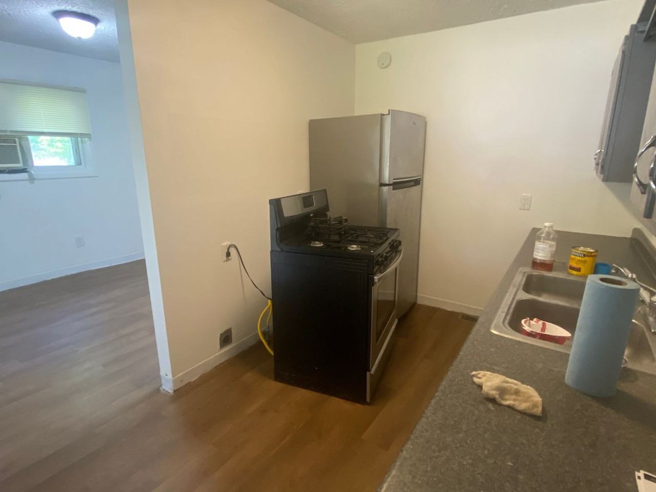 901 N Lindbergh Dr - Photo 4 of 14