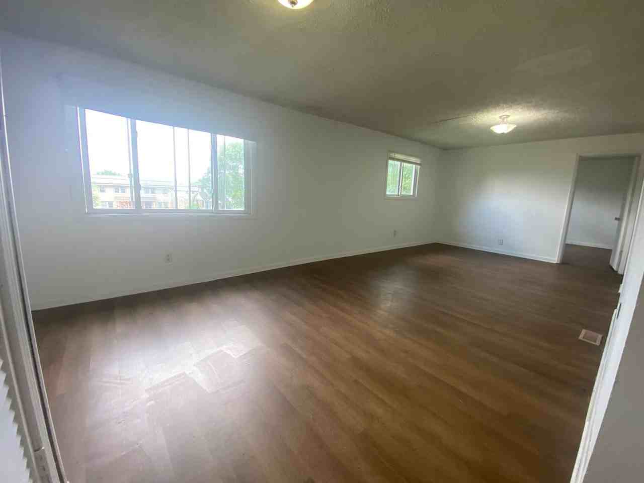 901 N Lindbergh Dr - Photo 7 of 14