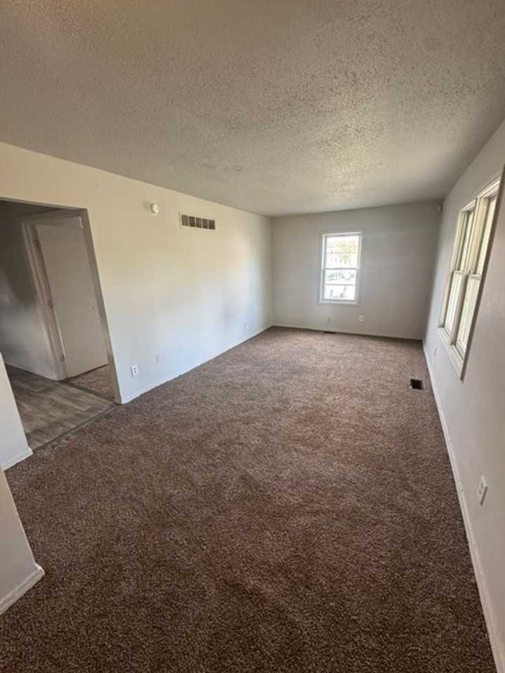 1024 Colerick St - Photo 2 of 8
