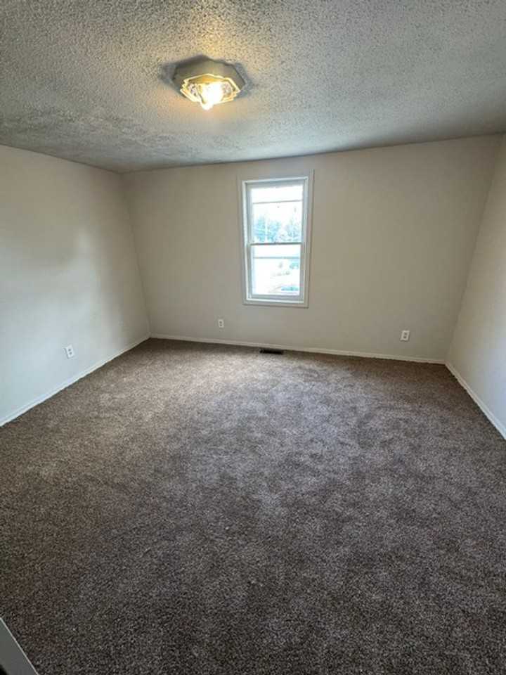 1024 Colerick St - Photo 7 of 8