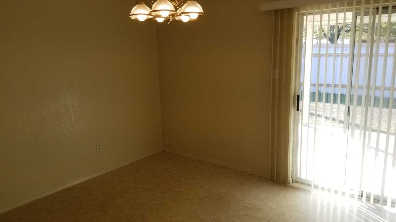 7215 Upland Bend Dr - Photo 5 of 12