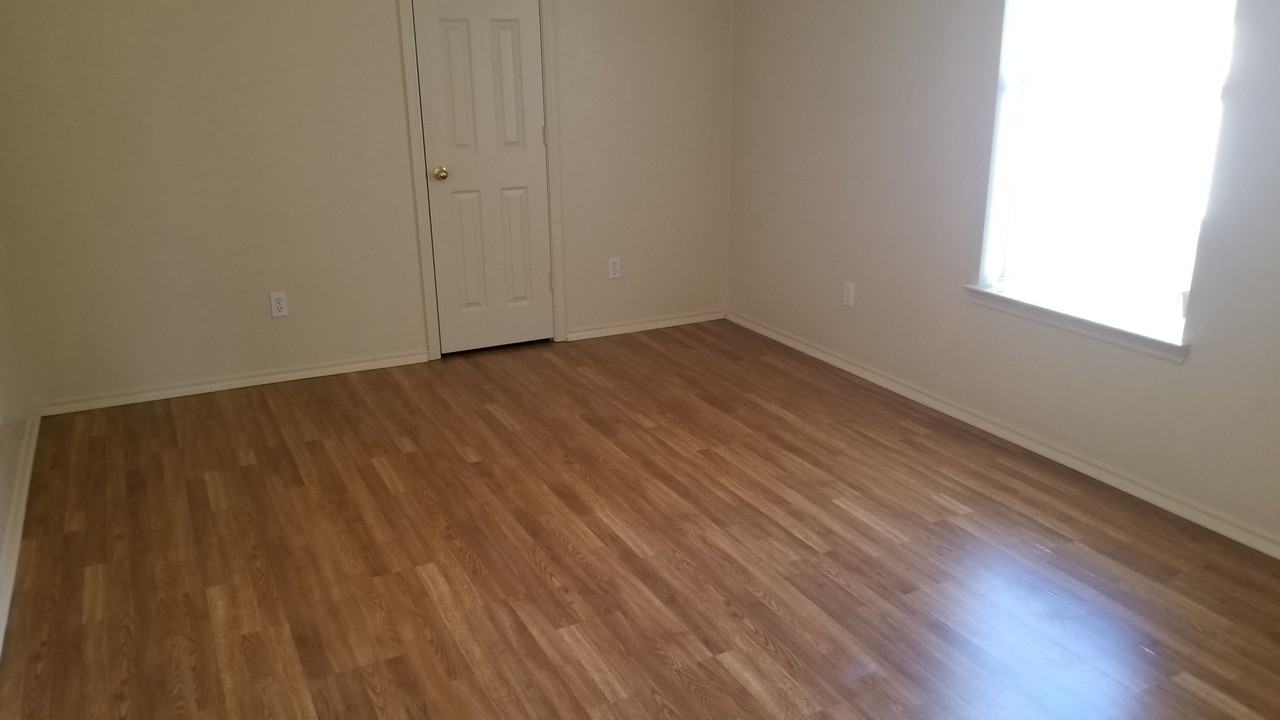 7215 Upland Bend Dr - Photo 7 of 12