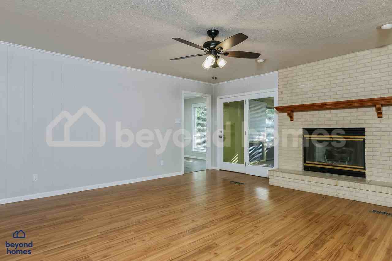 2709 Millbrook Rd - Photo 4 of 19
