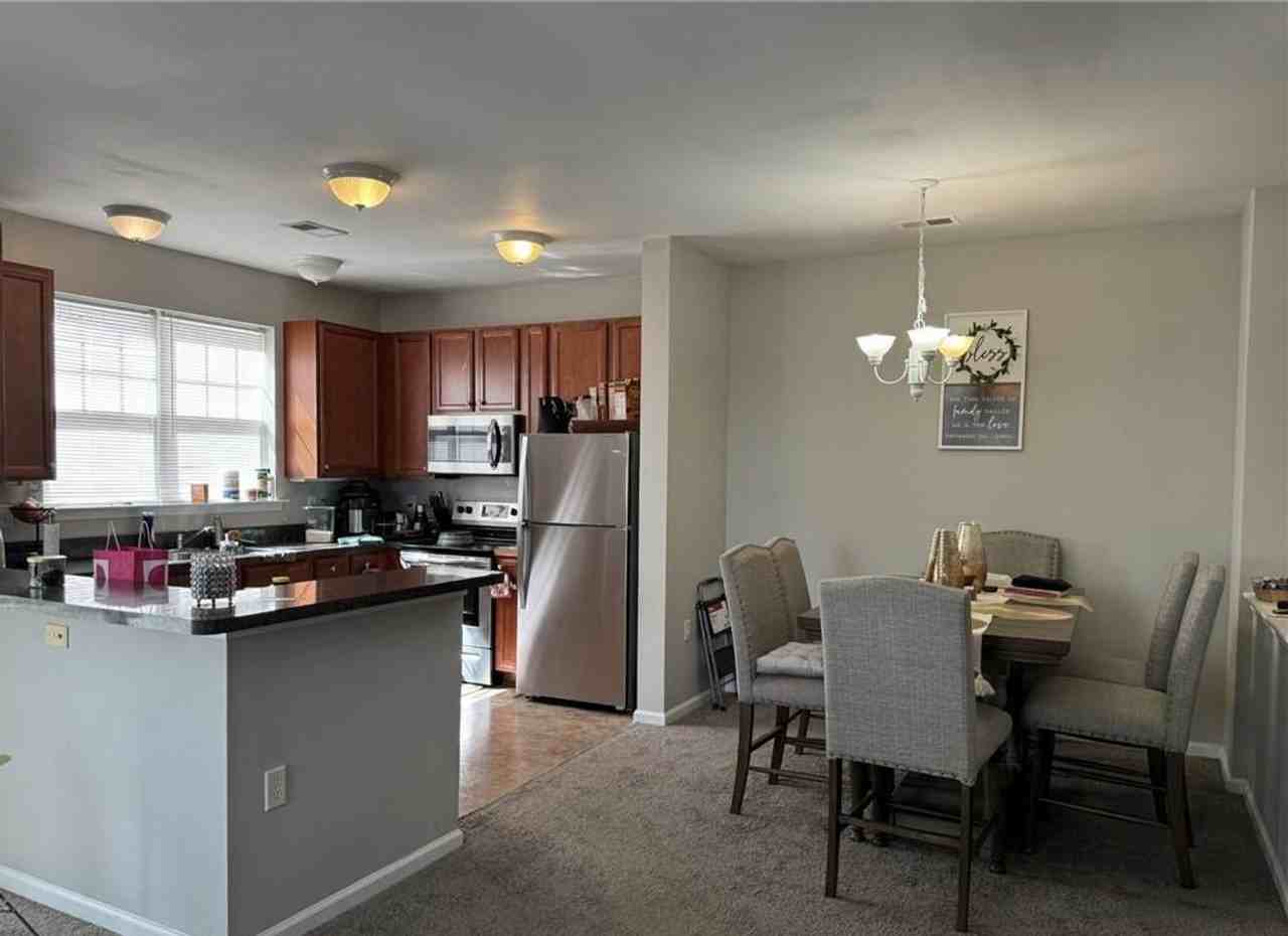 5300 Warminster Dr #205 - Photo 4 of 9