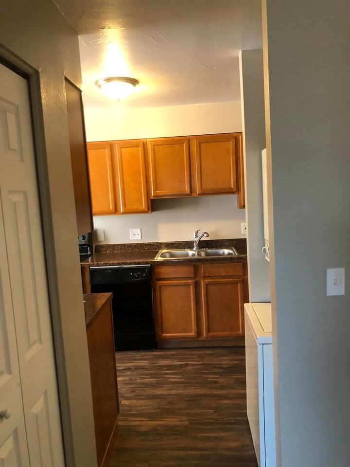 13162 E 13th Pl - Photo 7 of 24