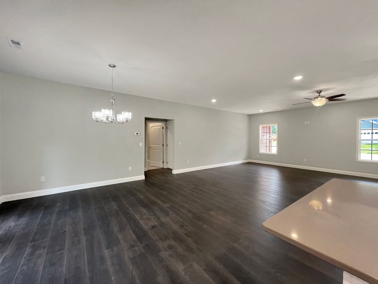 101 Lanee Ln - Photo 2 of 15