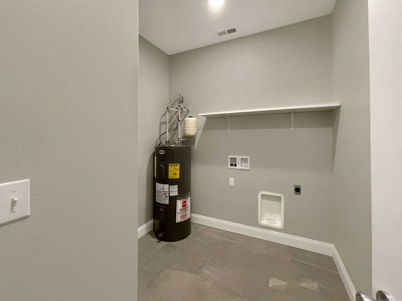 101 Lanee Ln - Photo 3 of 15