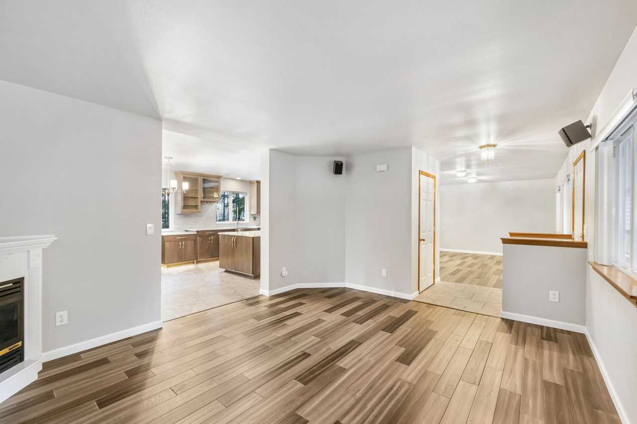23043 Se 21st St - Photo 5 of 38