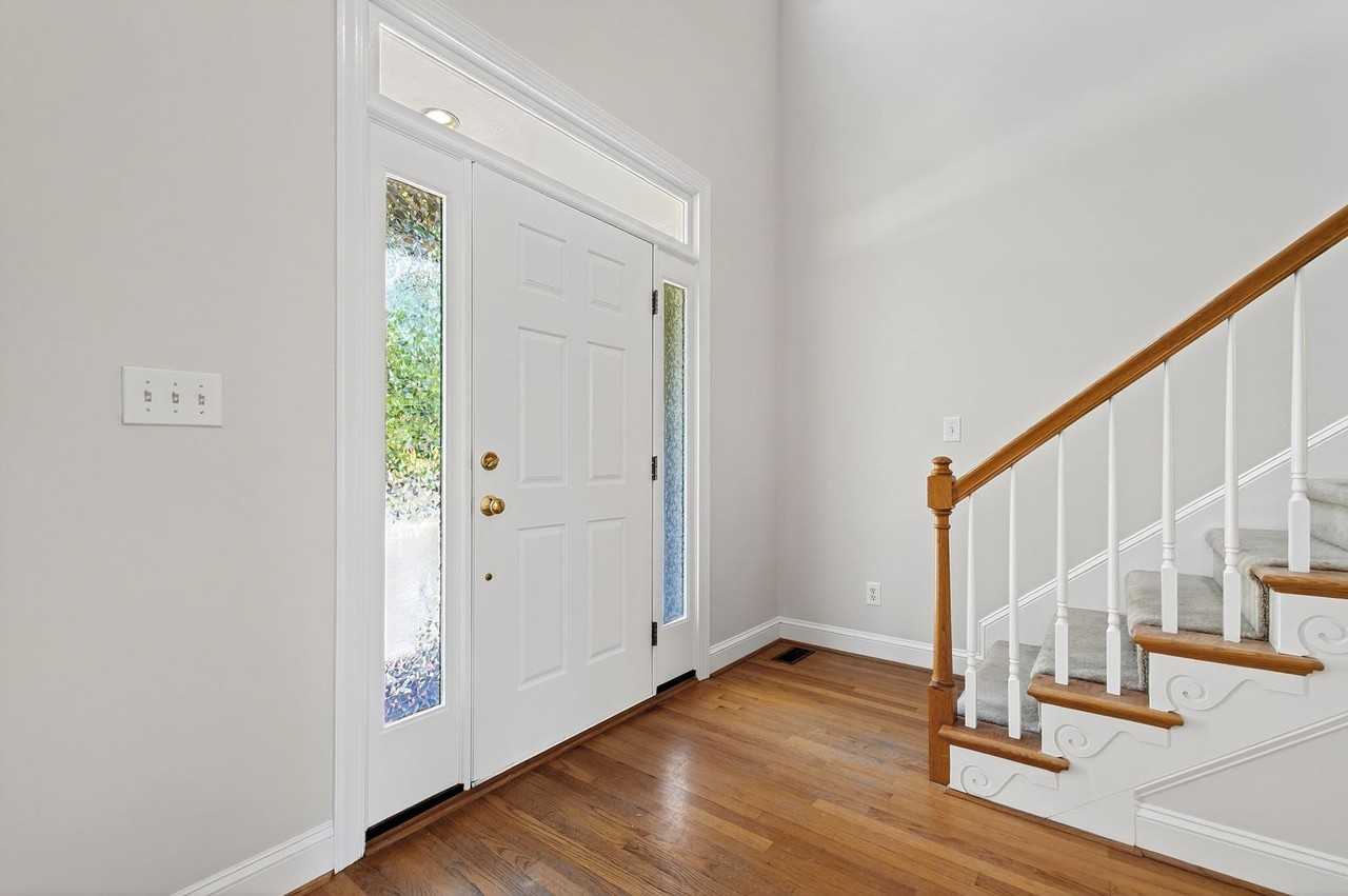 24 Ballard Ct - Photo 4 of 39