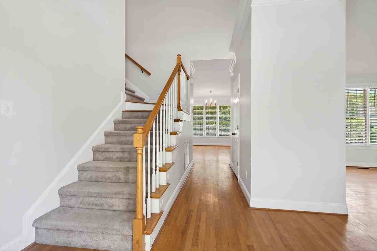24 Ballard Ct - Photo 5 of 39