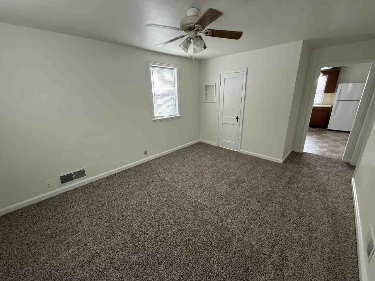 317 S Washington St - Photo 6 of 22