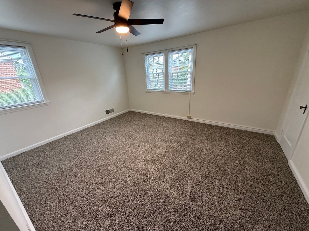 317-321 S. Washington Street - Photo 4 of 9