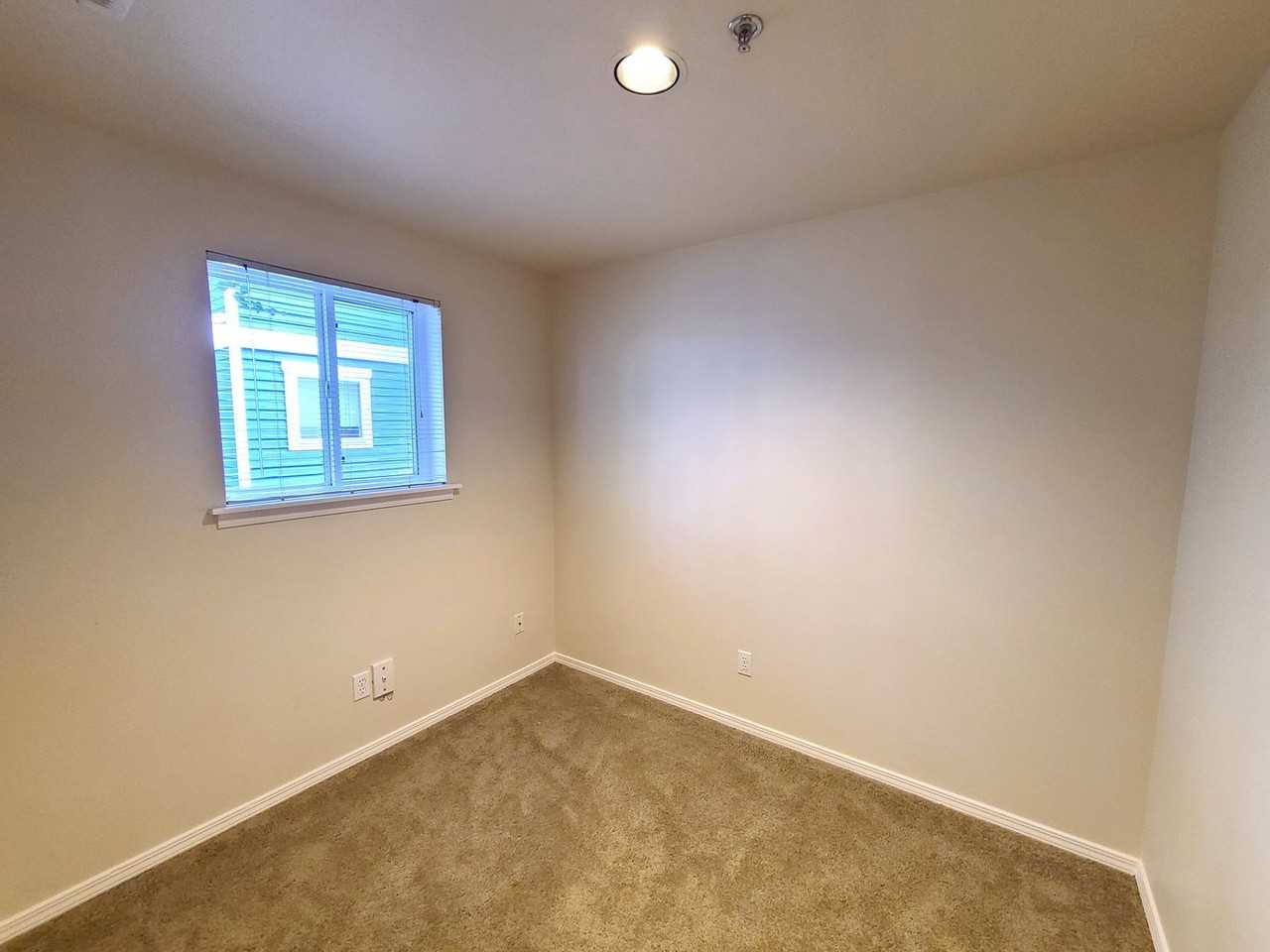 6527 35th Ave Ne - Photo 2 of 31