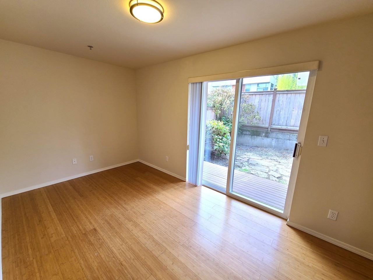 6527 35th Ave Ne - Photo 3 of 31