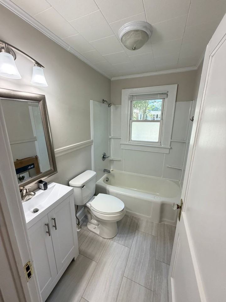 543 Hyde Park Dr Ne - Photo 7 of 10