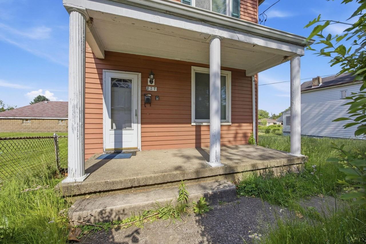827 Hinnerman St - Photo 2 of 27
