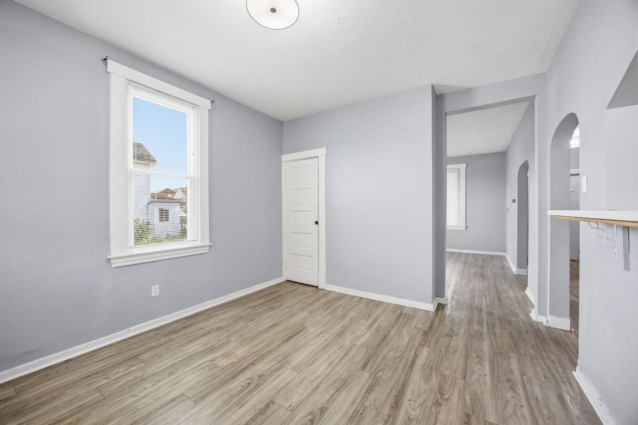 827 Hinnerman St - Photo 7 of 27