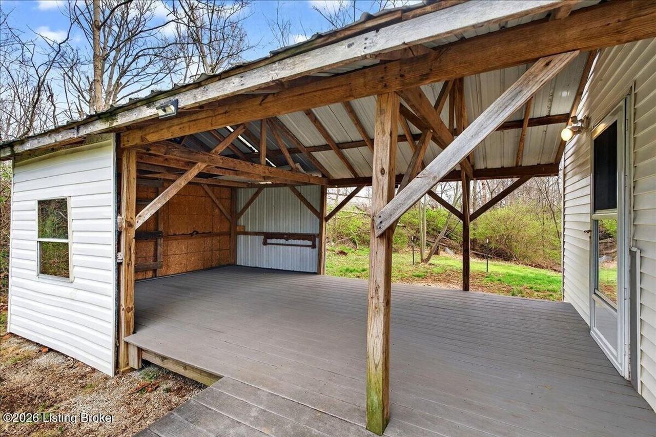 520 Samuels Loop - Photo 2 of 13