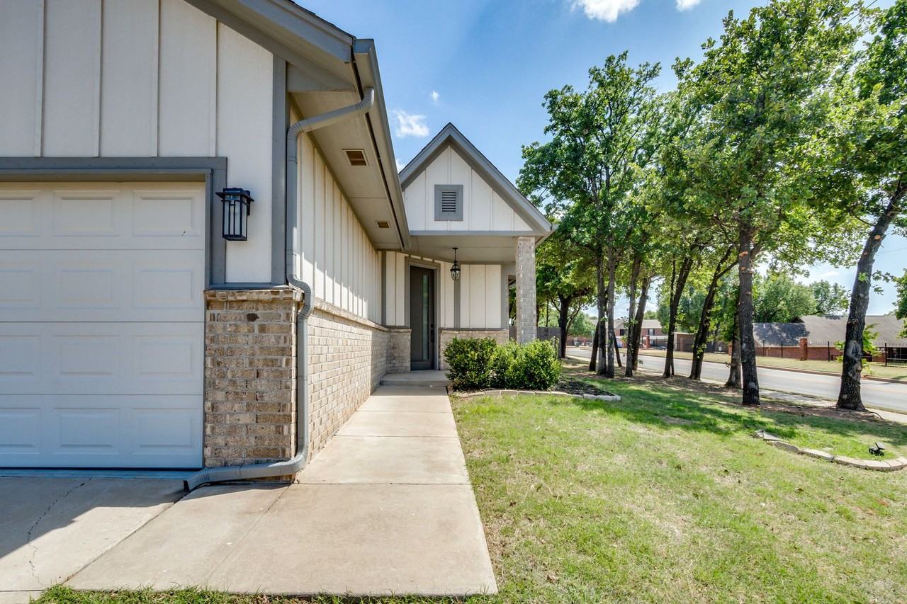 2200 Alta Vista Ln - Photo 4 of 37