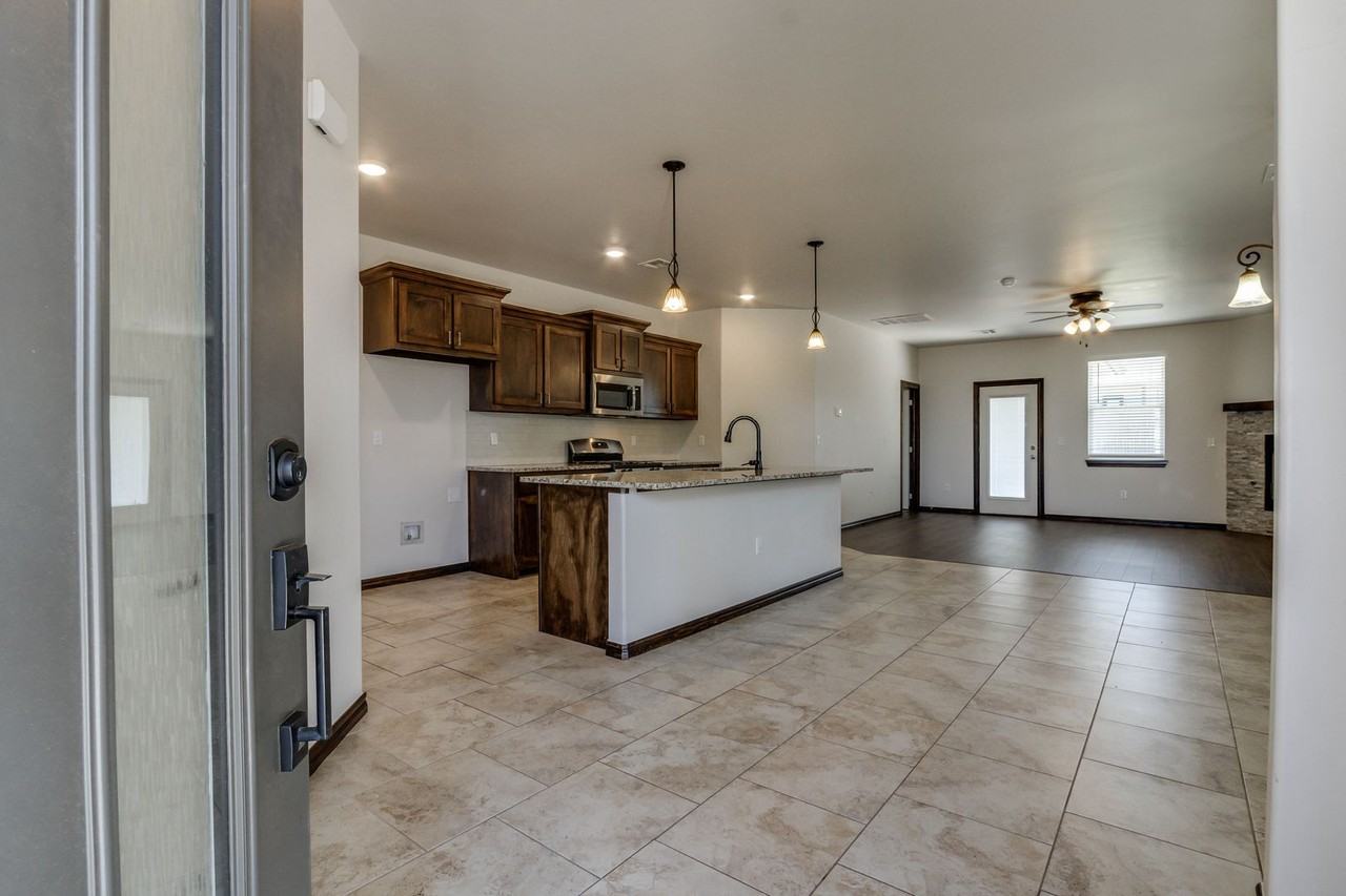 2200 Alta Vista Ln - Photo 5 of 37