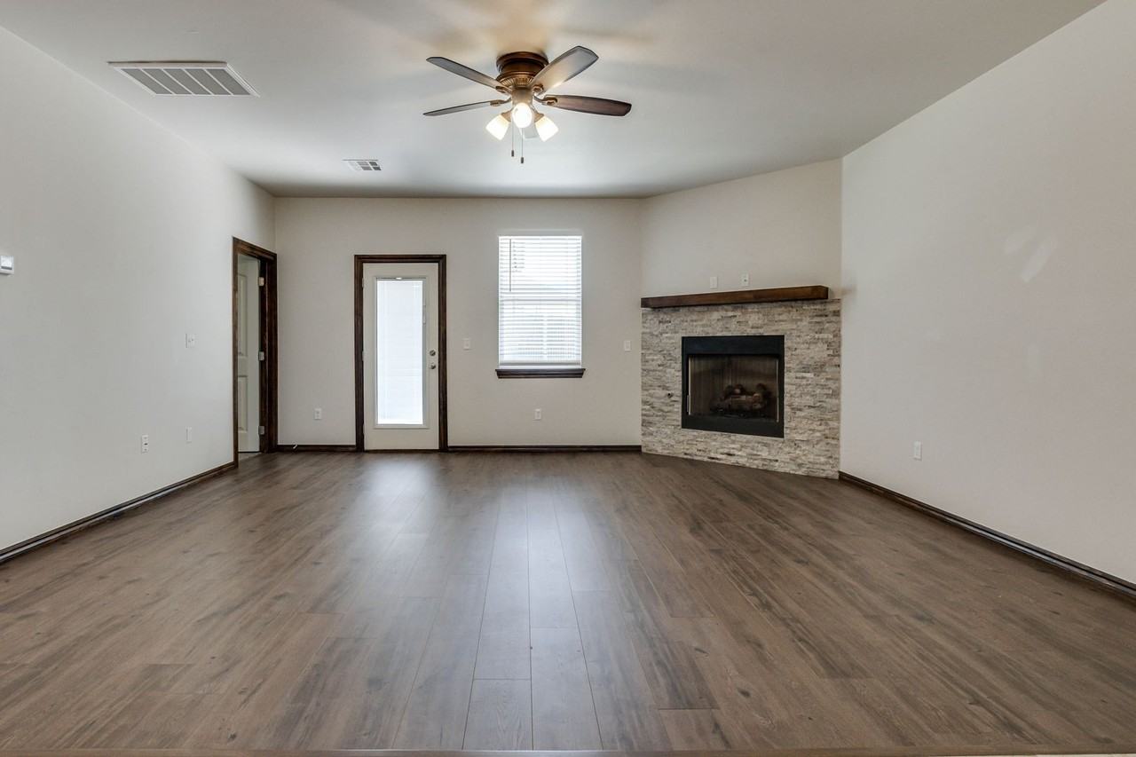 2200 Alta Vista Ln - Photo 6 of 37